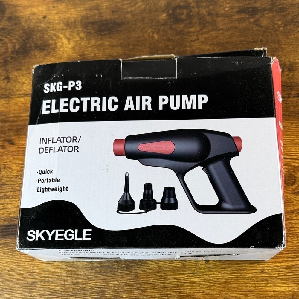 SKYEAGLE Electric Air Pump - Black and Red